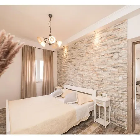 Casa Di Giulietta Sukošan